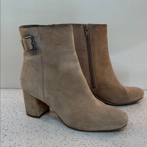 Naturalizer Tan Suede Ankle Boots